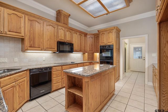 580 Bunker Dr, Tyler, TX 75703