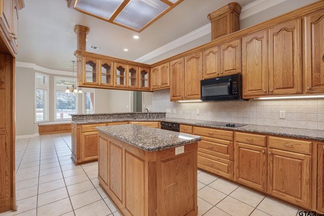 580 Bunker Dr, Tyler, TX 75703