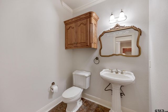 580 Bunker Dr, Tyler, TX 75703