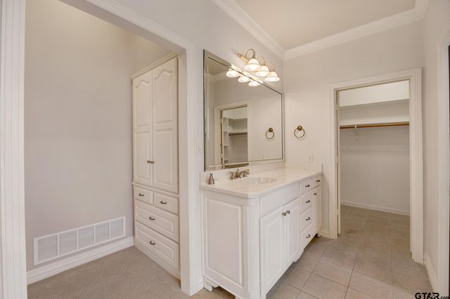 580 Bunker Dr, Tyler, TX 75703