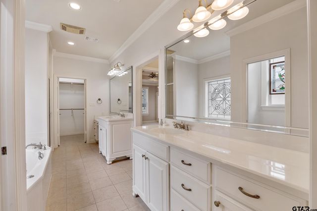 580 Bunker Dr, Tyler, TX 75703