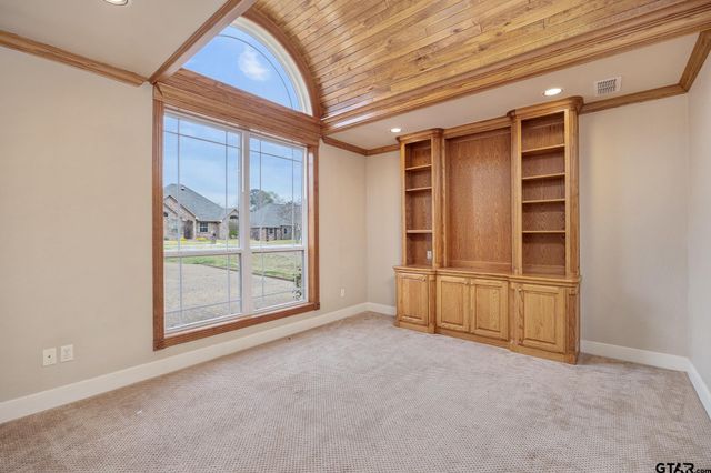 580 Bunker Dr, Tyler, TX 75703