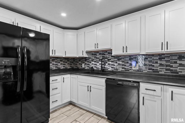 2617 KENT Drive, Springfield, IL 62703