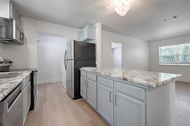 120 Janice Lane, Mabank, TX 75156