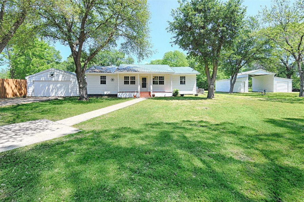 120 Janice Lane, Mabank, TX 75156