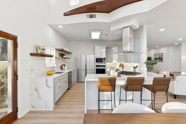 540 Diamond Point Drive, Oak Point, TX 75068