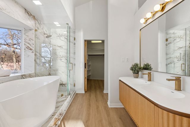 540 Diamond Point Drive, Oak Point, TX 75068