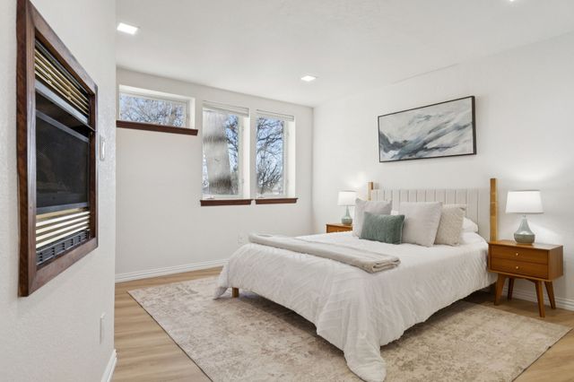 540 Diamond Point Drive, Oak Point, TX 75068