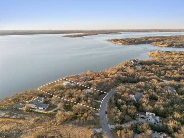 540 Diamond Point Drive, Oak Point, TX 75068