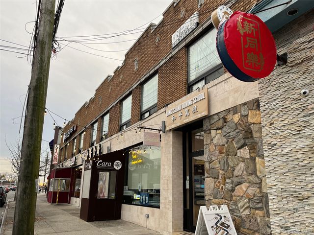 251-11 Northern Blvd 2E, Little Neck, NY 11362