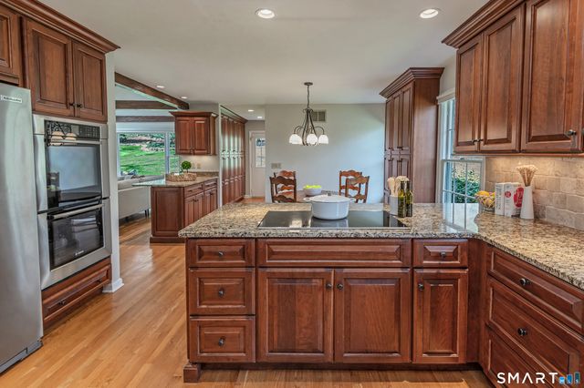 19 Hull Place, Ridgefield, CT 06877