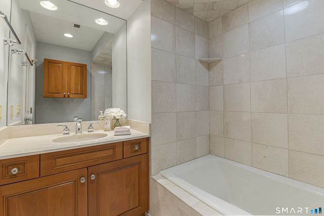 19 Hull Place, Ridgefield, CT 06877