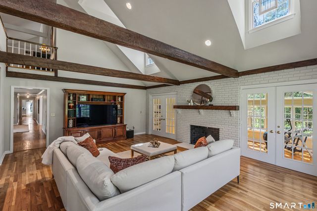 19 Hull Place, Ridgefield, CT 06877