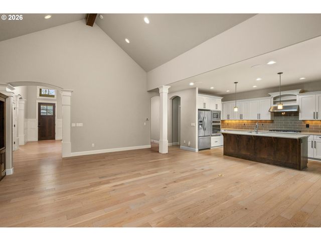 3882 Se PIPERS Dr, Hillsboro, OR 97123