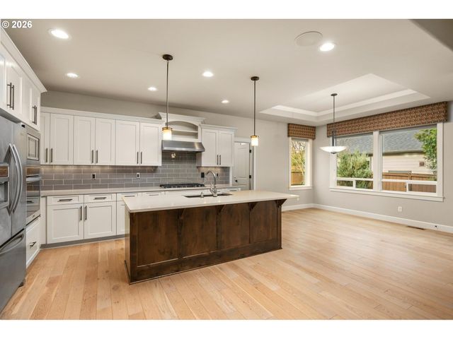 3882 Se PIPERS Dr, Hillsboro, OR 97123