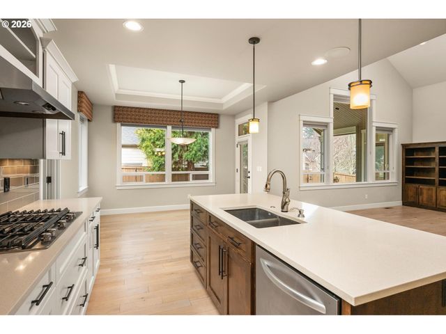 3882 Se PIPERS Dr, Hillsboro, OR 97123