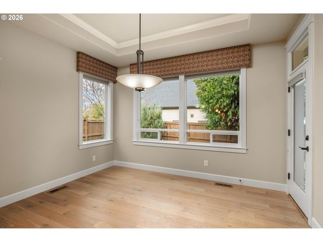 3882 Se PIPERS Dr, Hillsboro, OR 97123