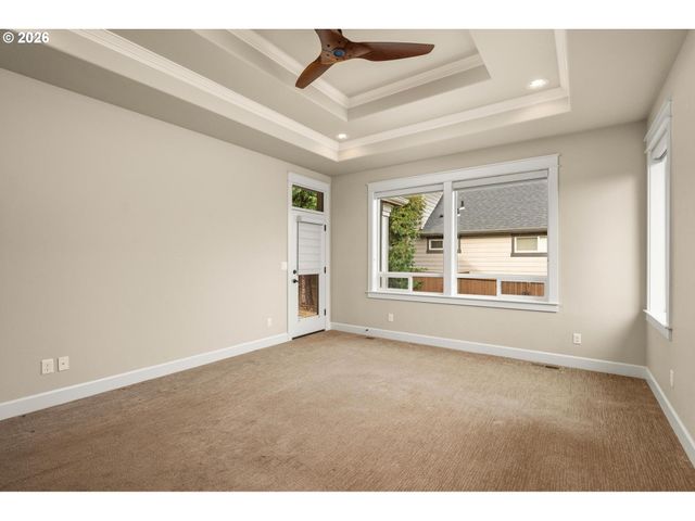 3882 Se PIPERS Dr, Hillsboro, OR 97123