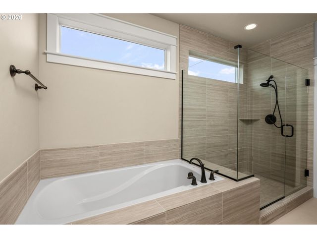 3882 Se PIPERS Dr, Hillsboro, OR 97123