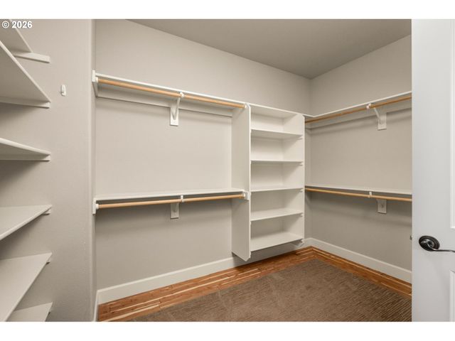 3882 Se PIPERS Dr, Hillsboro, OR 97123