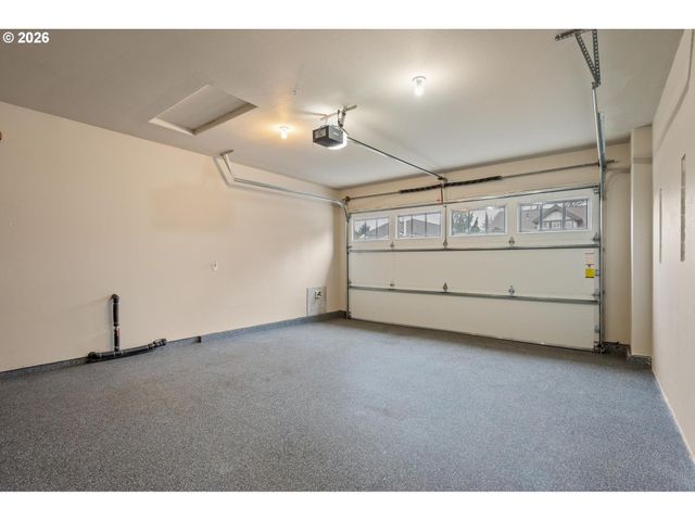 3882 Se PIPERS Dr, Hillsboro, OR 97123