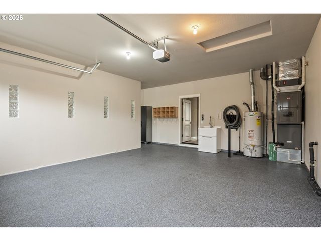 3882 Se PIPERS Dr, Hillsboro, OR 97123