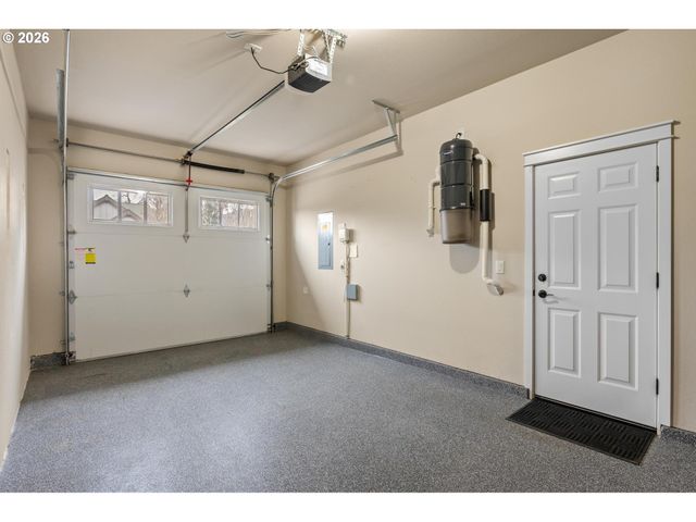 3882 Se PIPERS Dr, Hillsboro, OR 97123