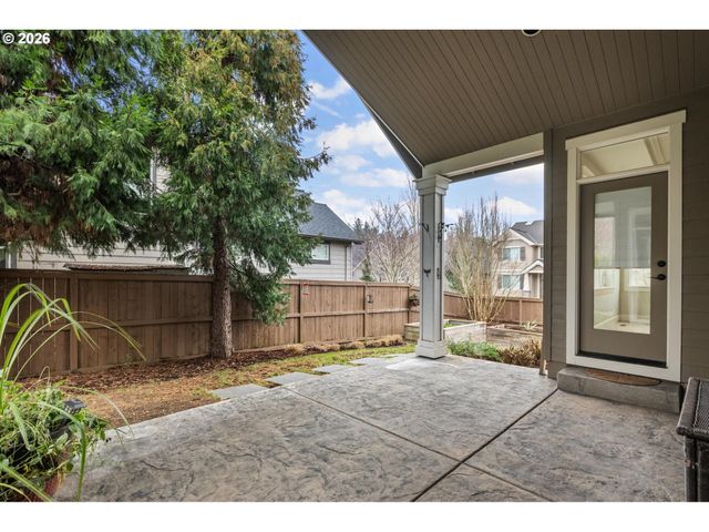 3882 Se PIPERS Dr, Hillsboro, OR 97123