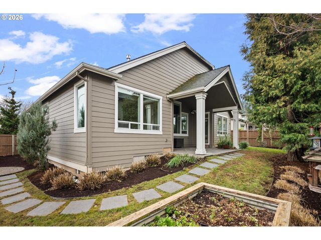 3882 Se PIPERS Dr, Hillsboro, OR 97123