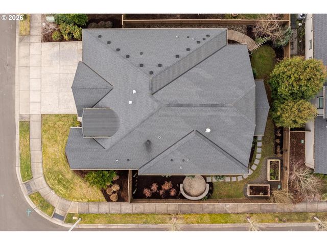 3882 Se PIPERS Dr, Hillsboro, OR 97123