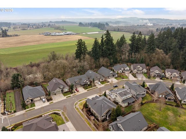 3882 Se PIPERS Dr, Hillsboro, OR 97123