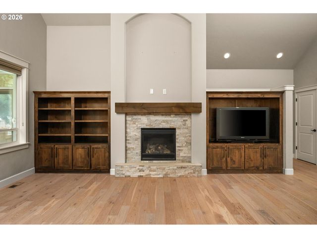 3882 Se PIPERS Dr, Hillsboro, OR 97123