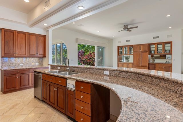 3943 Wailea Ekolu Pl, Kihei, HI 96753