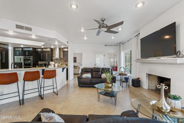 721 WILLOW GLEN Drive, El Paso, TX 79922