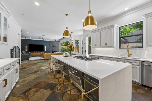 5413 Evergreen Street, Bellaire, TX 77401