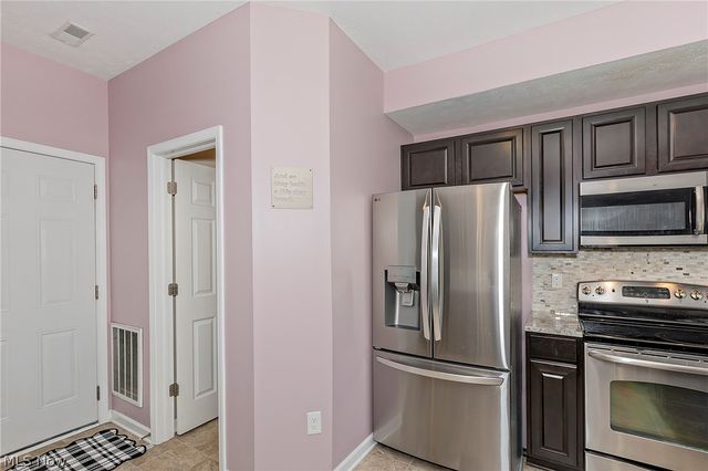 10412 Redbud Drive, Aurora, OH 44202