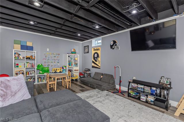 10412 Redbud Drive, Aurora, OH 44202
