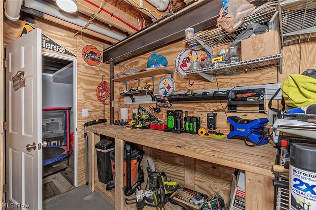 10412 Redbud Drive, Aurora, OH 44202
