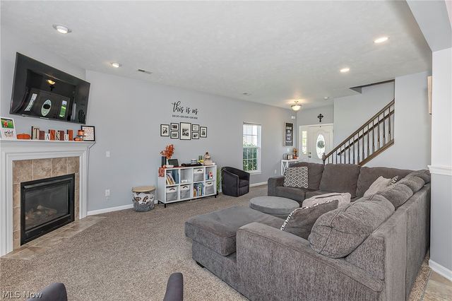 10412 Redbud Drive, Aurora, OH 44202