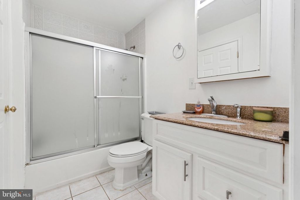 4636 RIDDLE DR, Baltimore, MD 21236