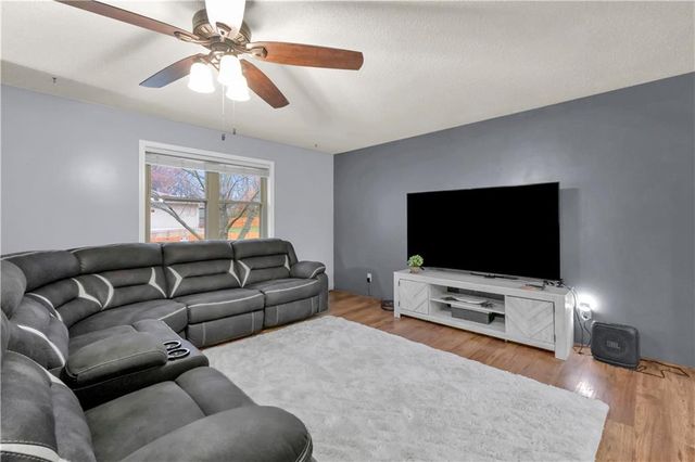 2905 County Line Road, Country Club, MO 64506