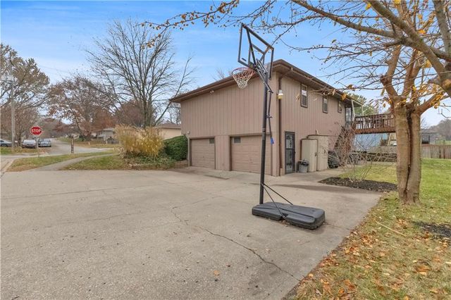 2905 County Line Road, Country Club, MO 64506