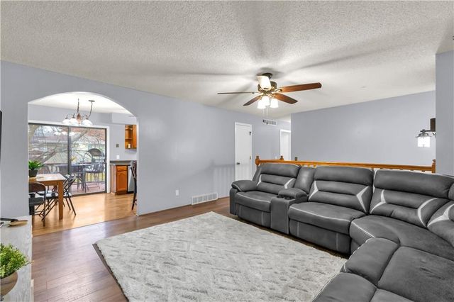 2905 County Line Road, Country Club, MO 64506