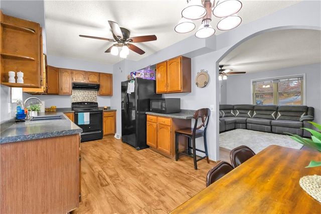 2905 County Line Road, Country Club, MO 64506