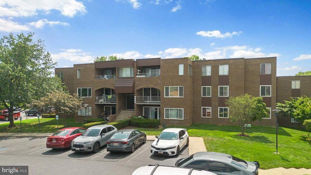 438 GIRARD ST #256, Gaithersburg, MD 20877