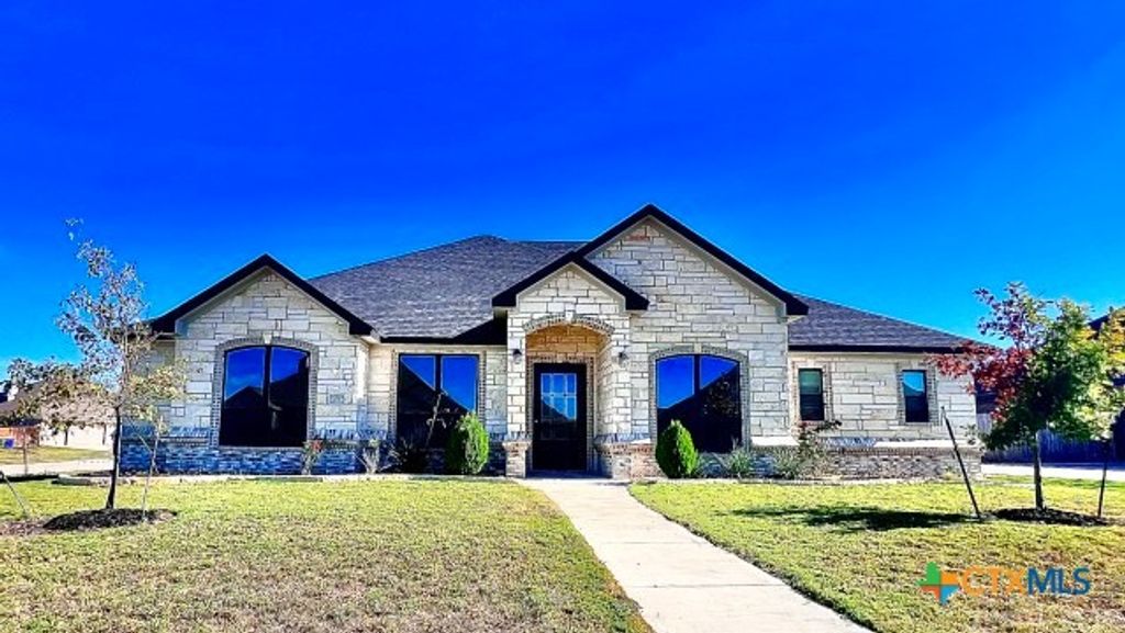 401 Willow Drive, Troy, TX 76579