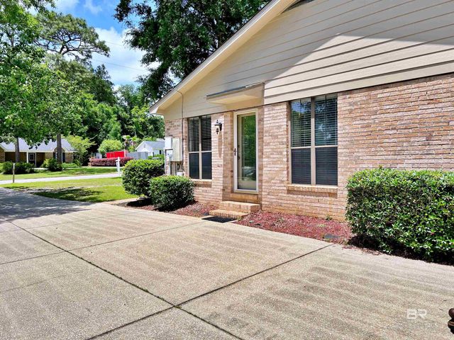 107 Charlotte Court, Daphne, AL 36526