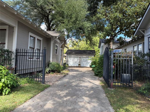 1107 Walling Street, Houston, TX 77009