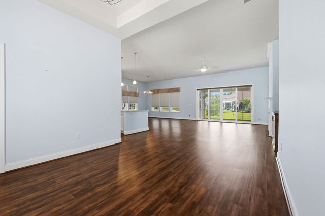864 Callant Dr., Little River, SC 29566