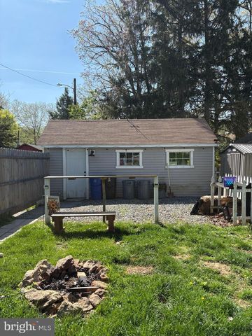518 FURNACE ST, Emmaus, PA 18049